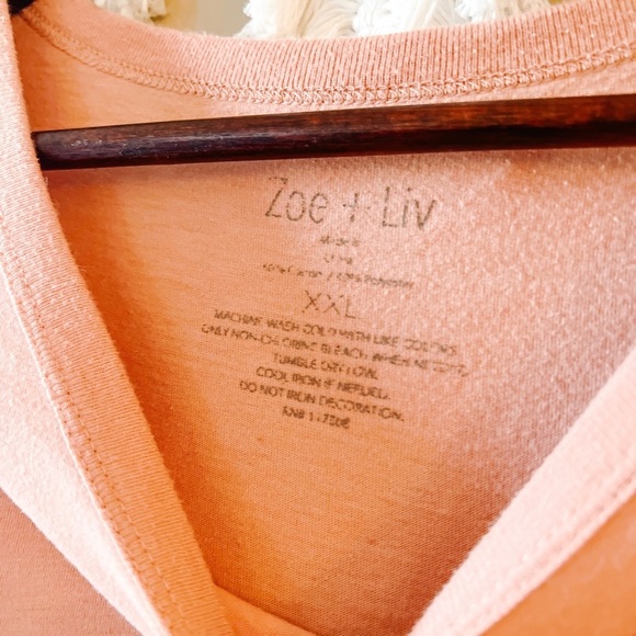 Zoe + Liv | Choose Kindness Tee - Picture 5 of 5